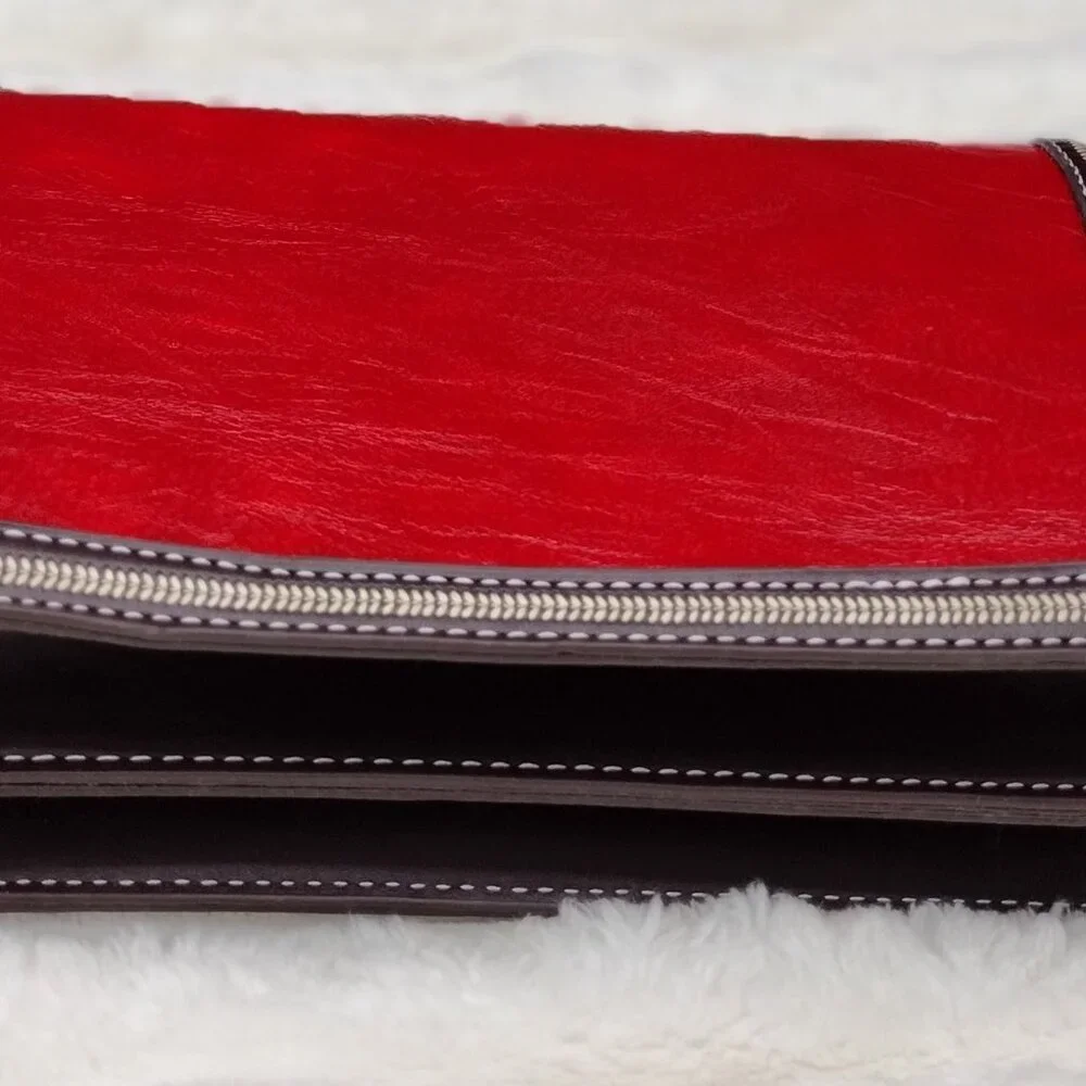 Bee Fabulous Square Red Crossbody / Shoulder Bag with Chain Strap - Picture 7 of 8